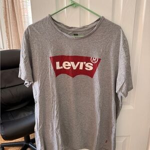 Levi's Gray Short Sleeve Crewneck Tee with Red Logo